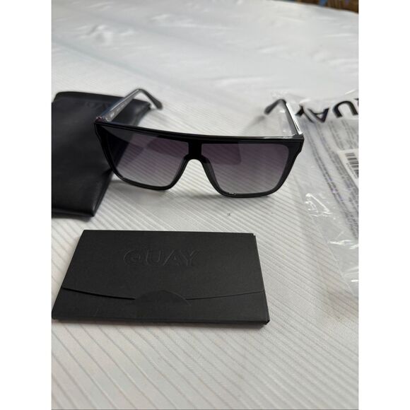 QUAY AUSTRALIA NIGHTFALL BLACK FADE LENS SUNGLASSES NEW WITH CASE UNISEX main image 6